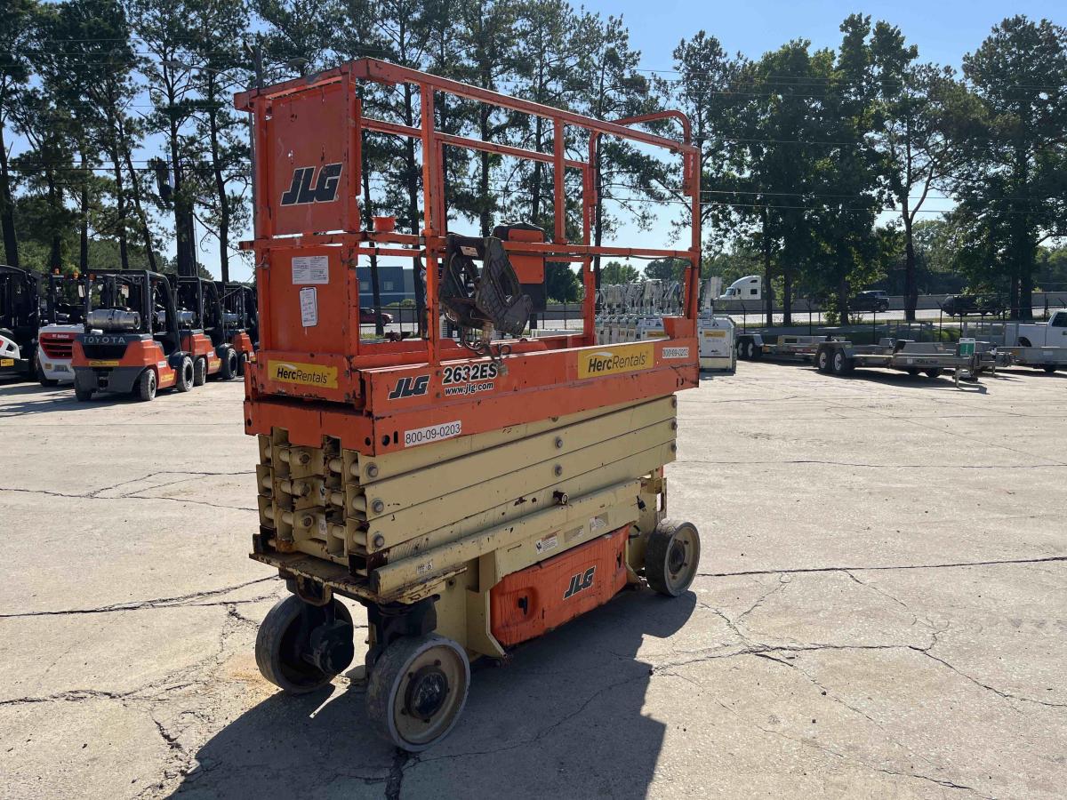 2016 JLG 2632ES