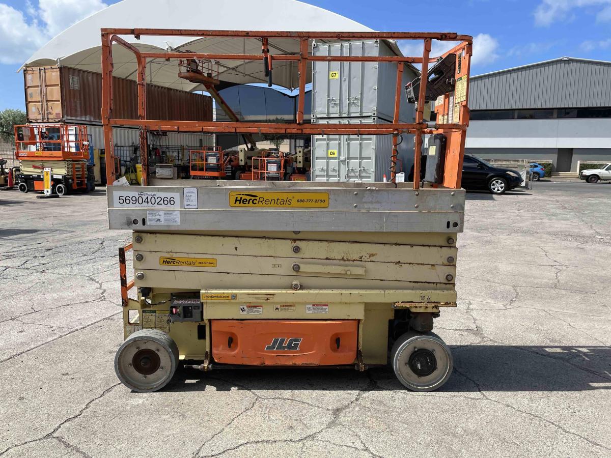 2012 JLG 2630ES