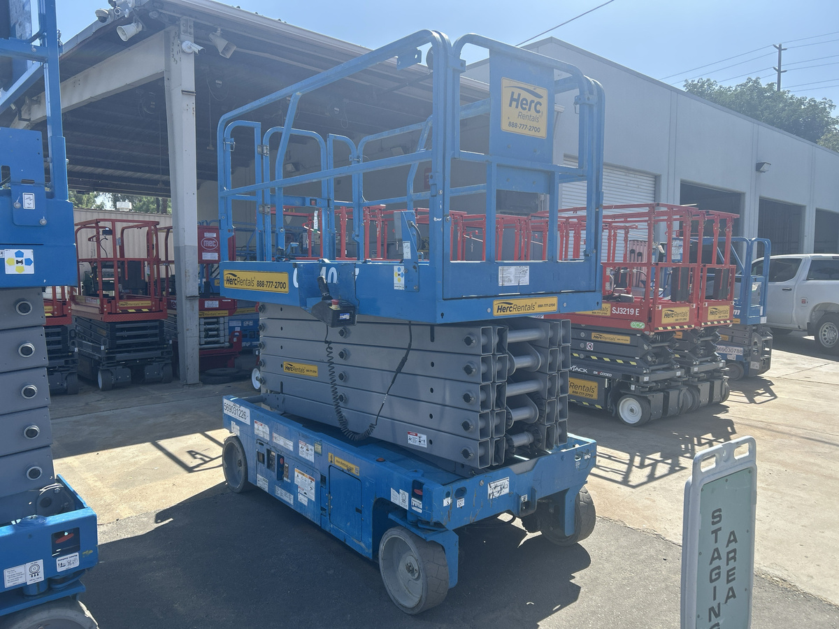 2019 Genie GS-4047
