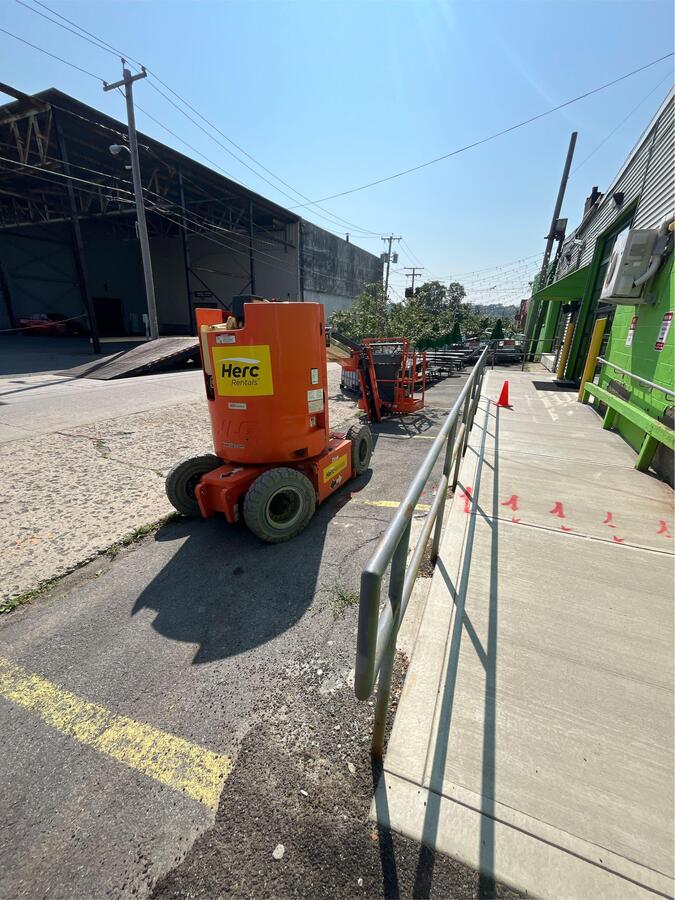 2017 JLG E300AJP-3
