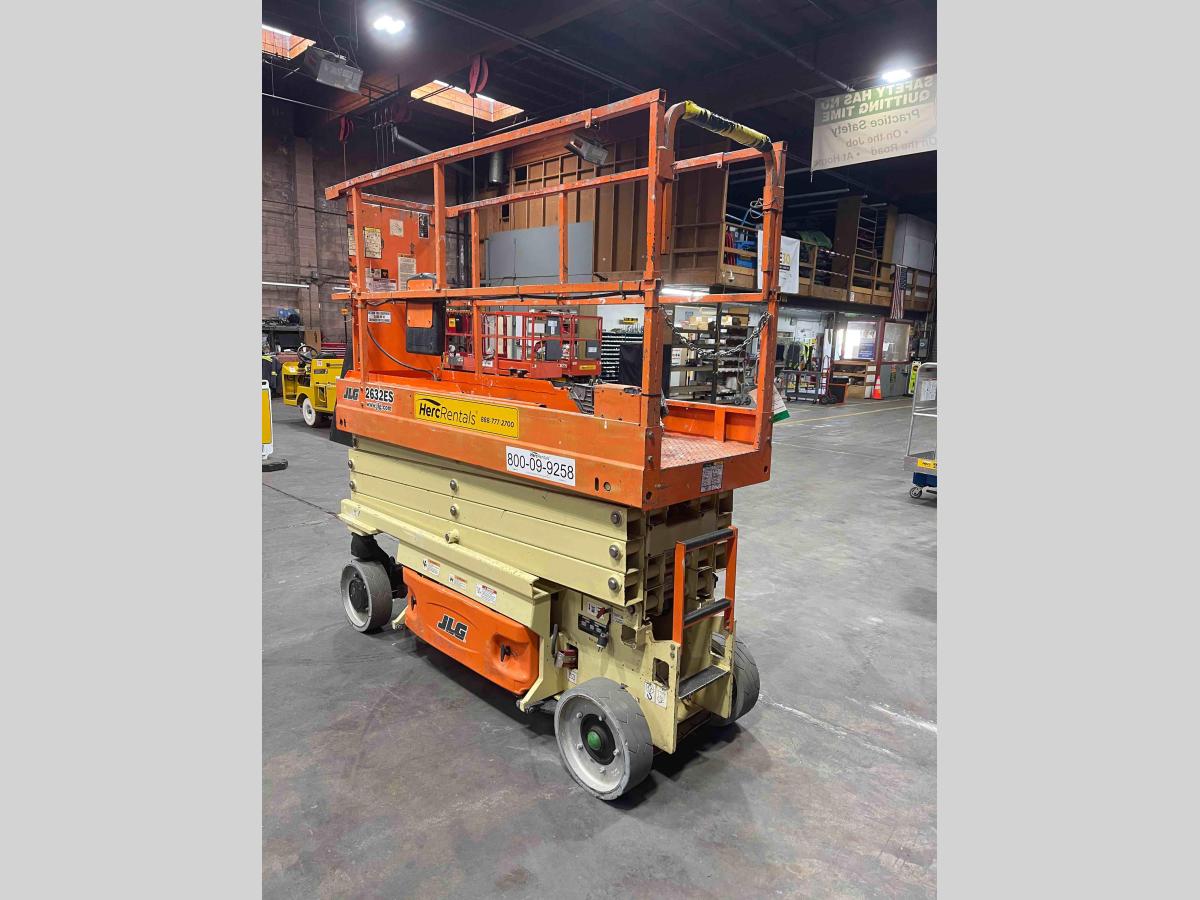 2016 JLG 2632ES
