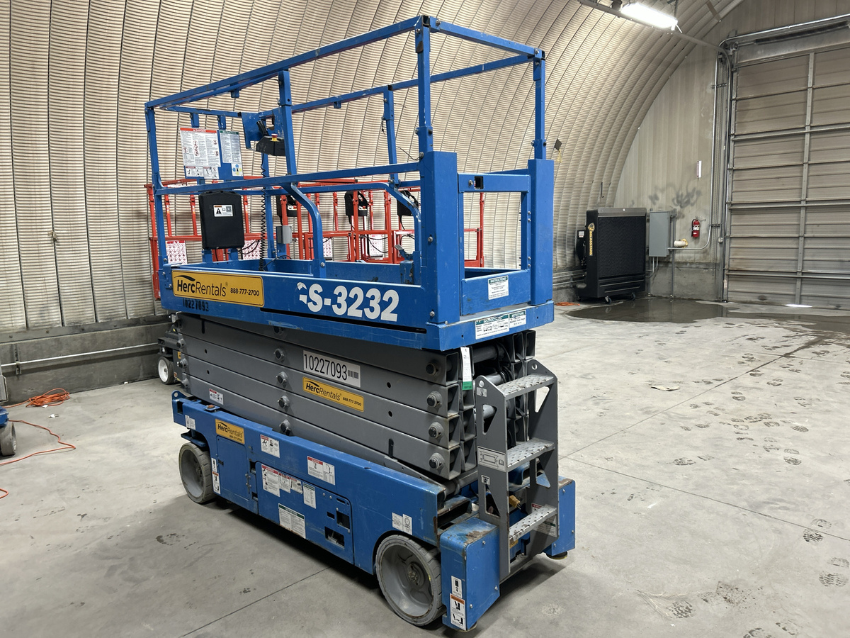 2017 Genie GS-3232-3