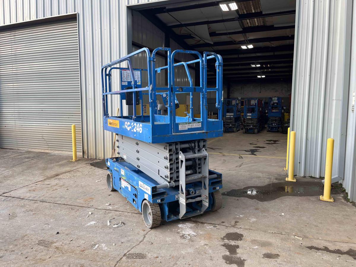 2018 Genie GS-3246