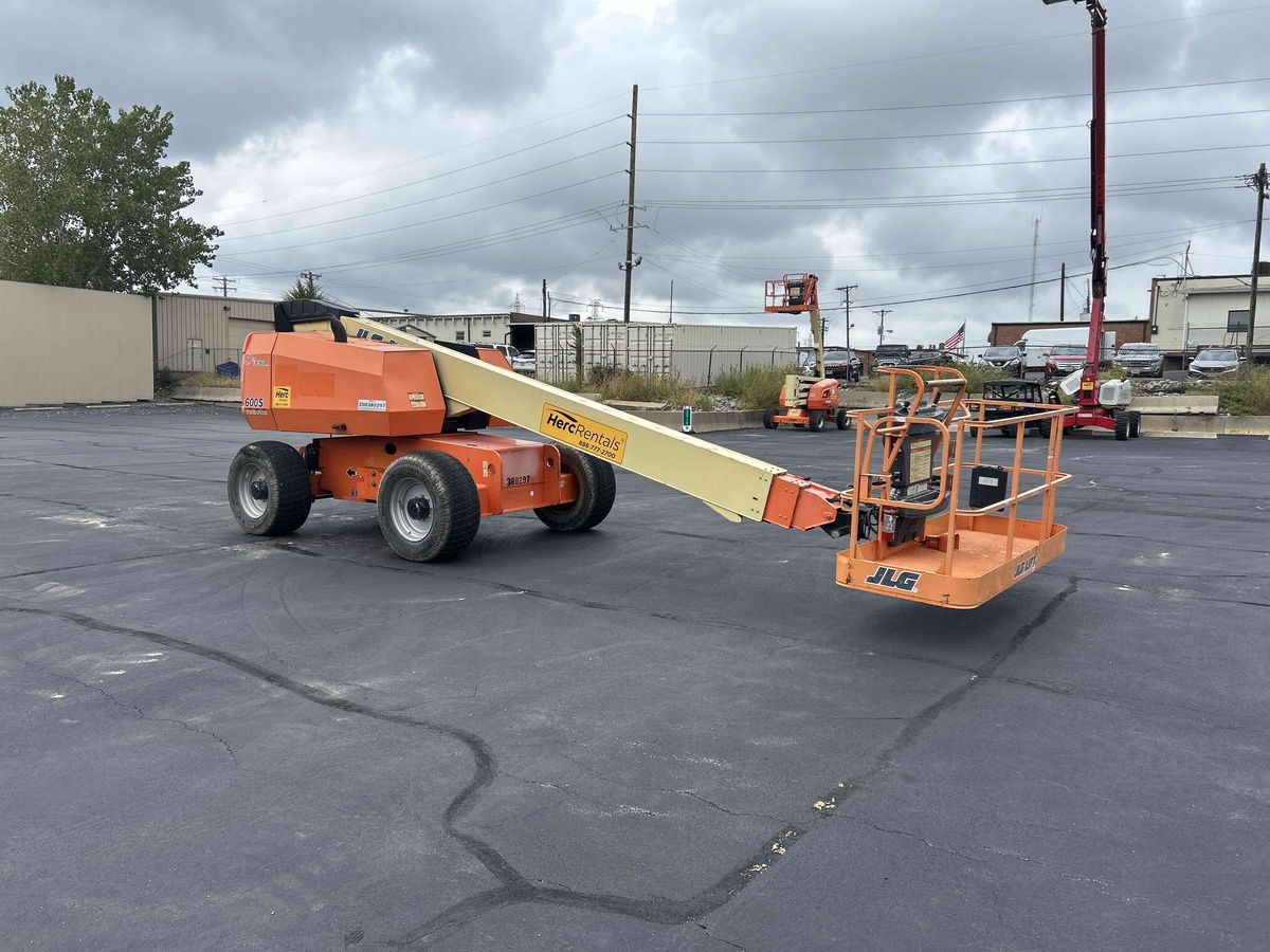 2017 JLG 600S