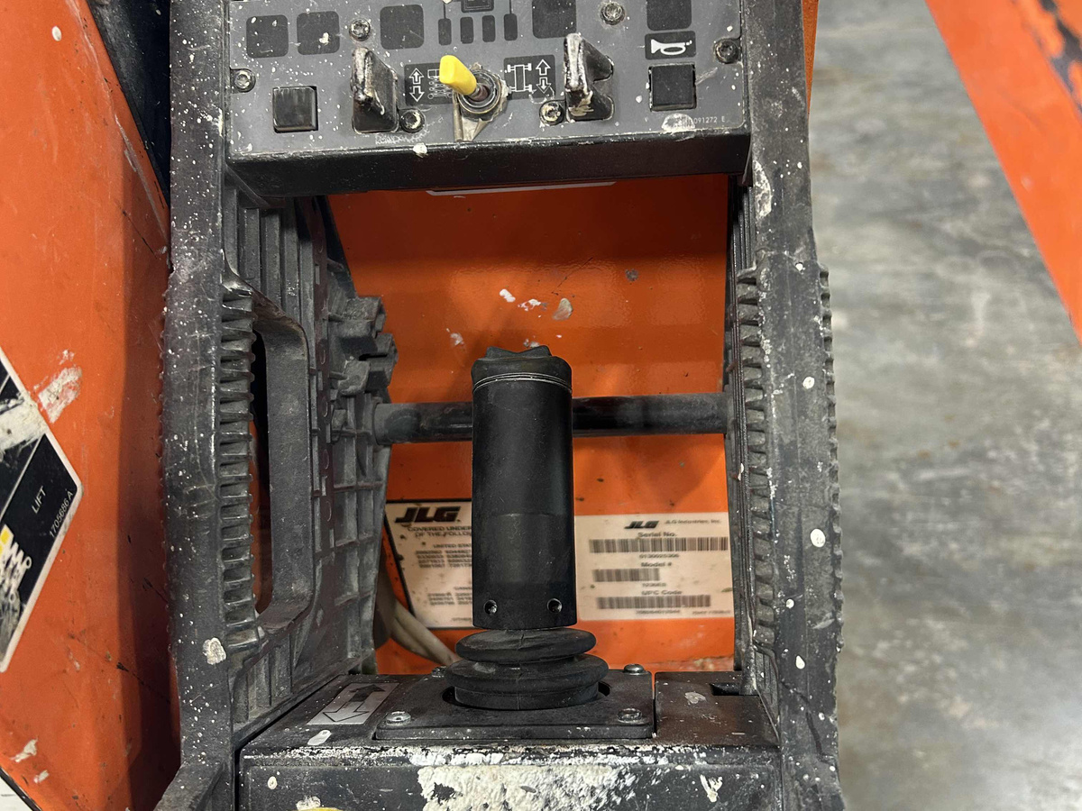 2016 JLG 1230ES-5