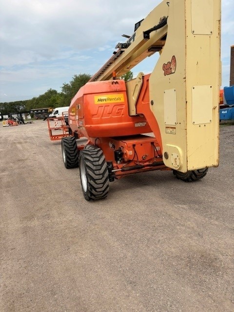 2017 JLG 800AJ-5