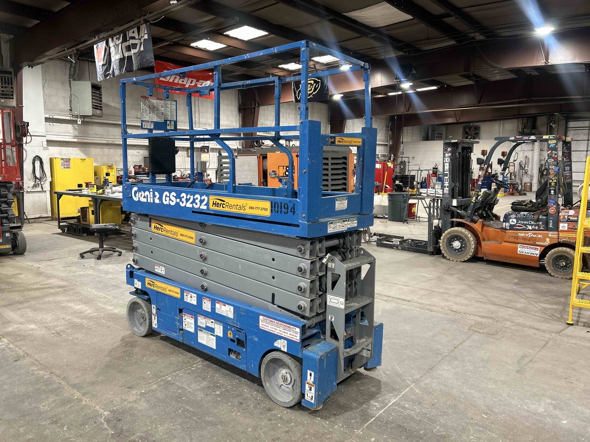 2017 Genie GS-3232-3