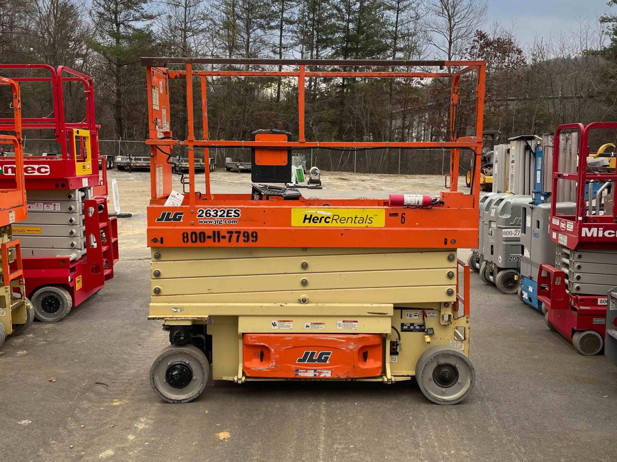 2016 JLG 2632ES