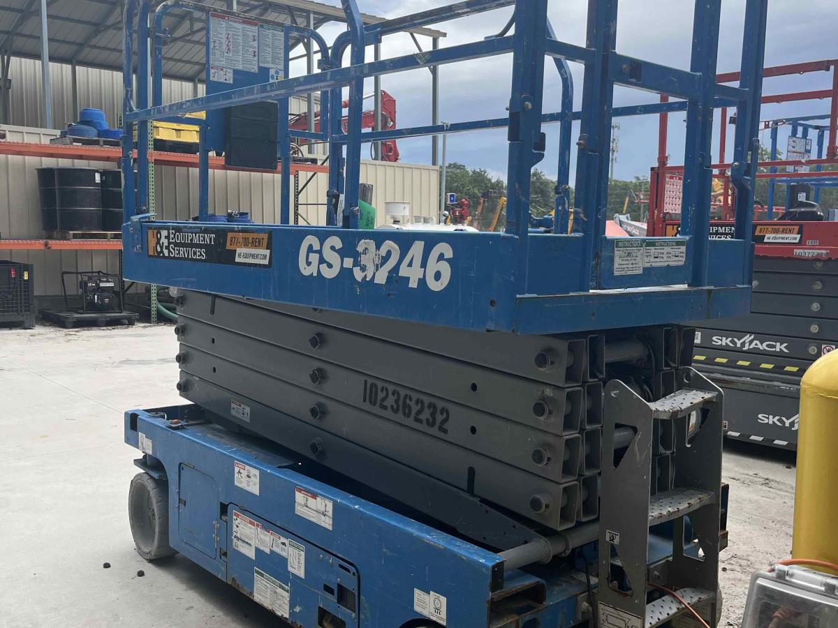 2018 Genie GS-3246-4
