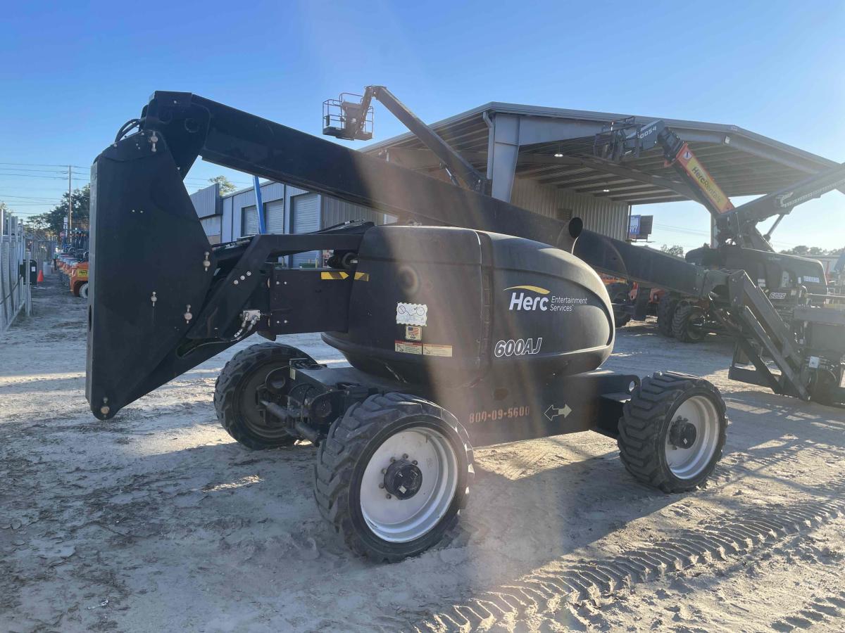 2016 JLG 600AJ