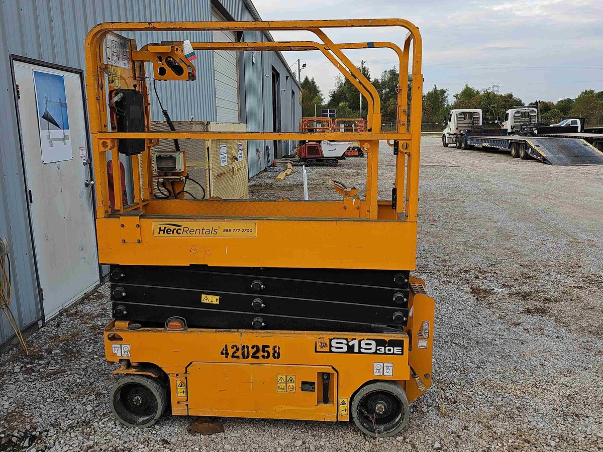 2022 JCB S1930E