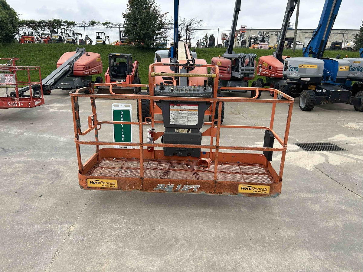 2016 JLG 600AJ-9