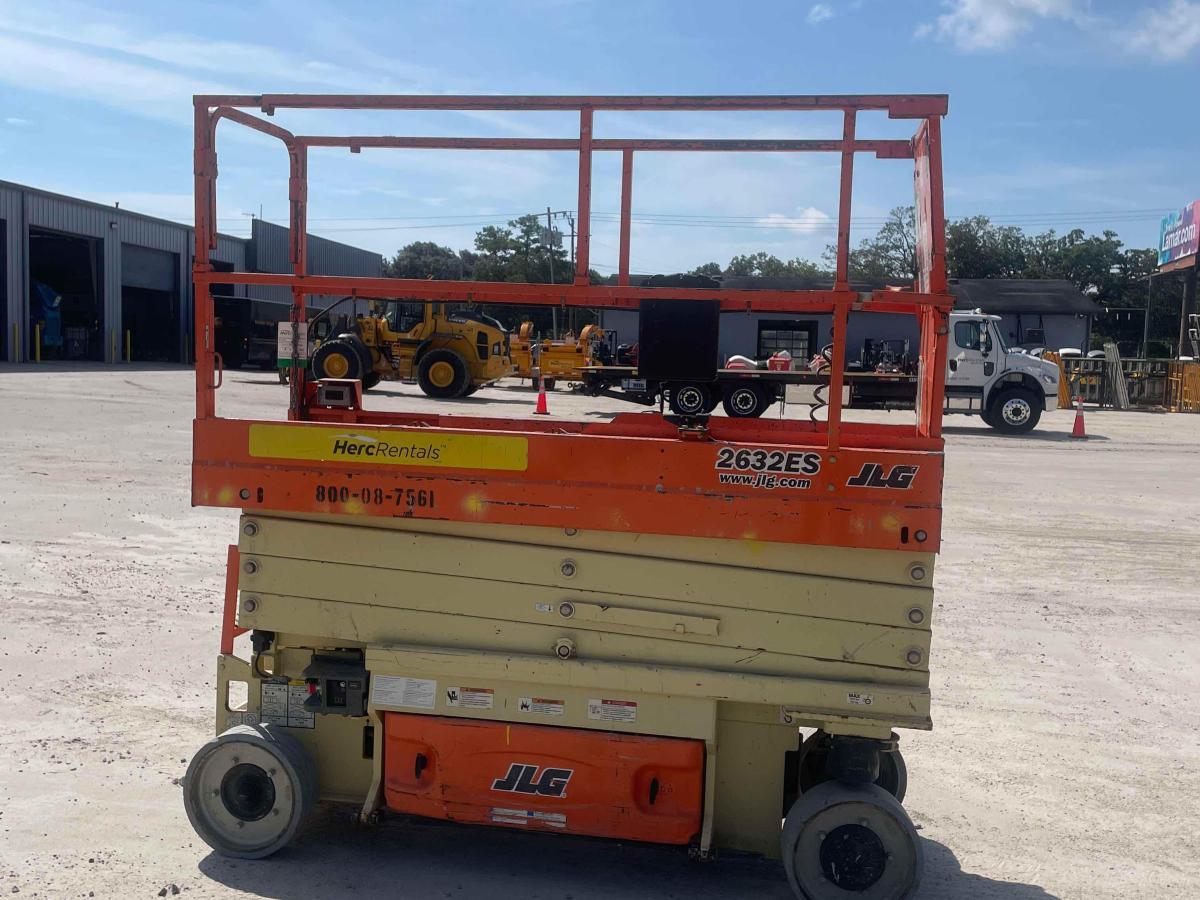 2015 JLG 2632ES