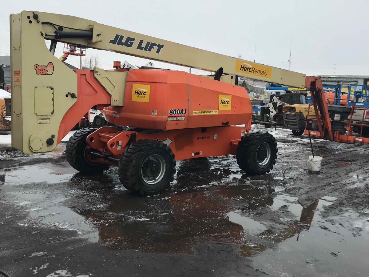 2011 JLG 800AJ