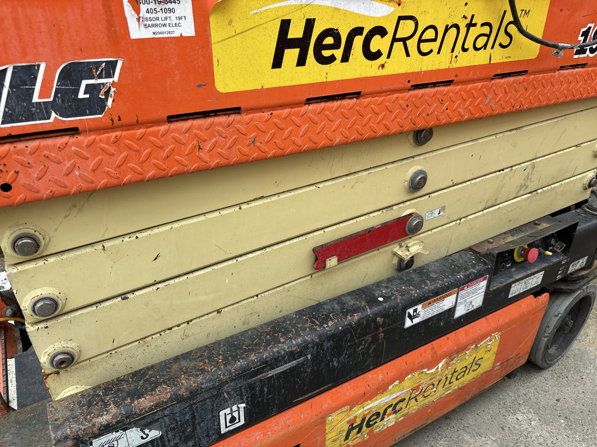 2018 JLG 1932R-9