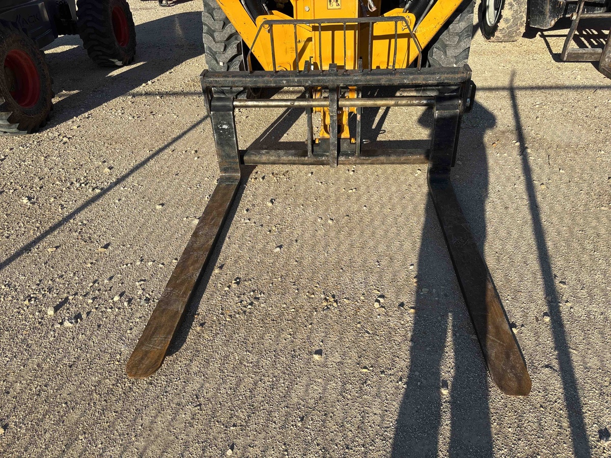 2022 JCB 512-56-4
