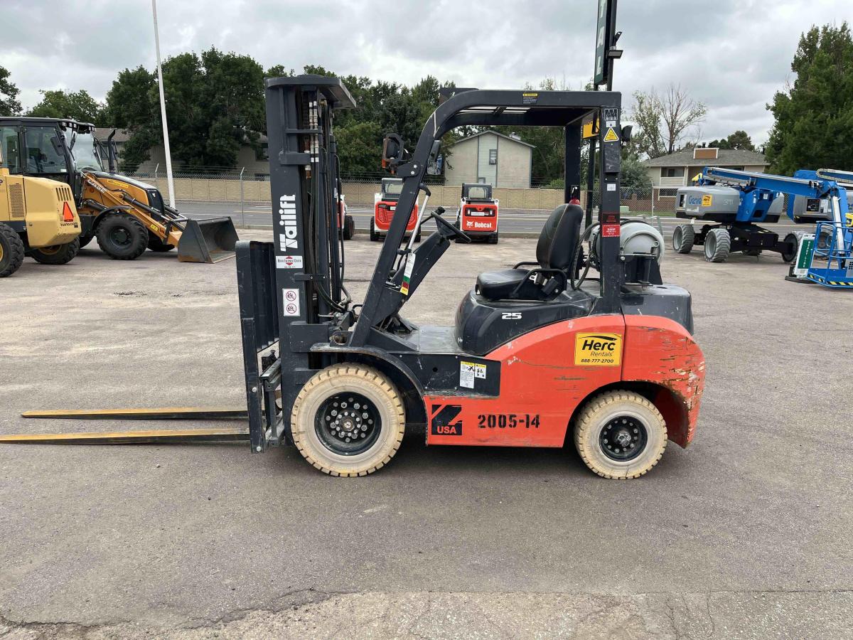 2021 Tailift FG25P