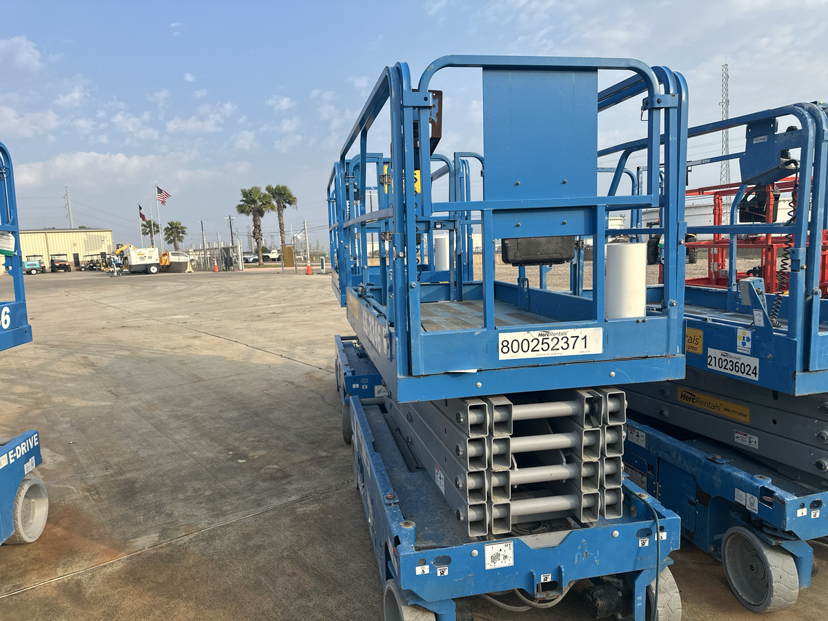 2019 Genie GS-3246-2