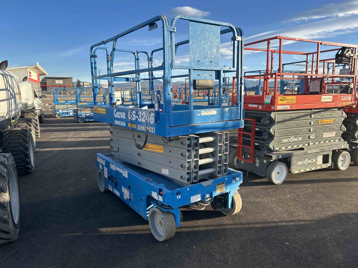 2018 Genie GS-3246