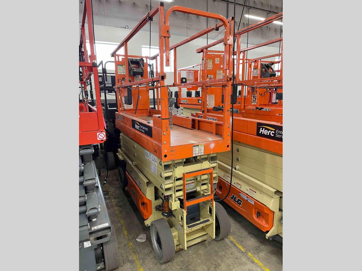 2017 JLG 2632ES