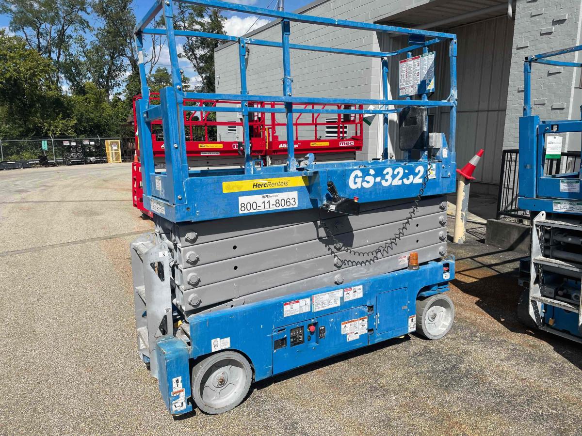 2016 Genie GS-3232