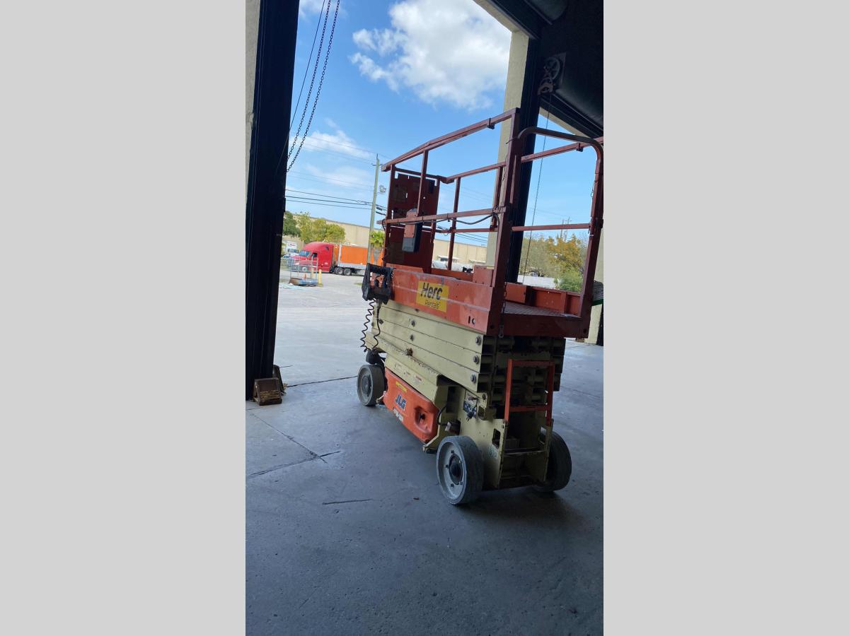 2016 JLG 2632ES