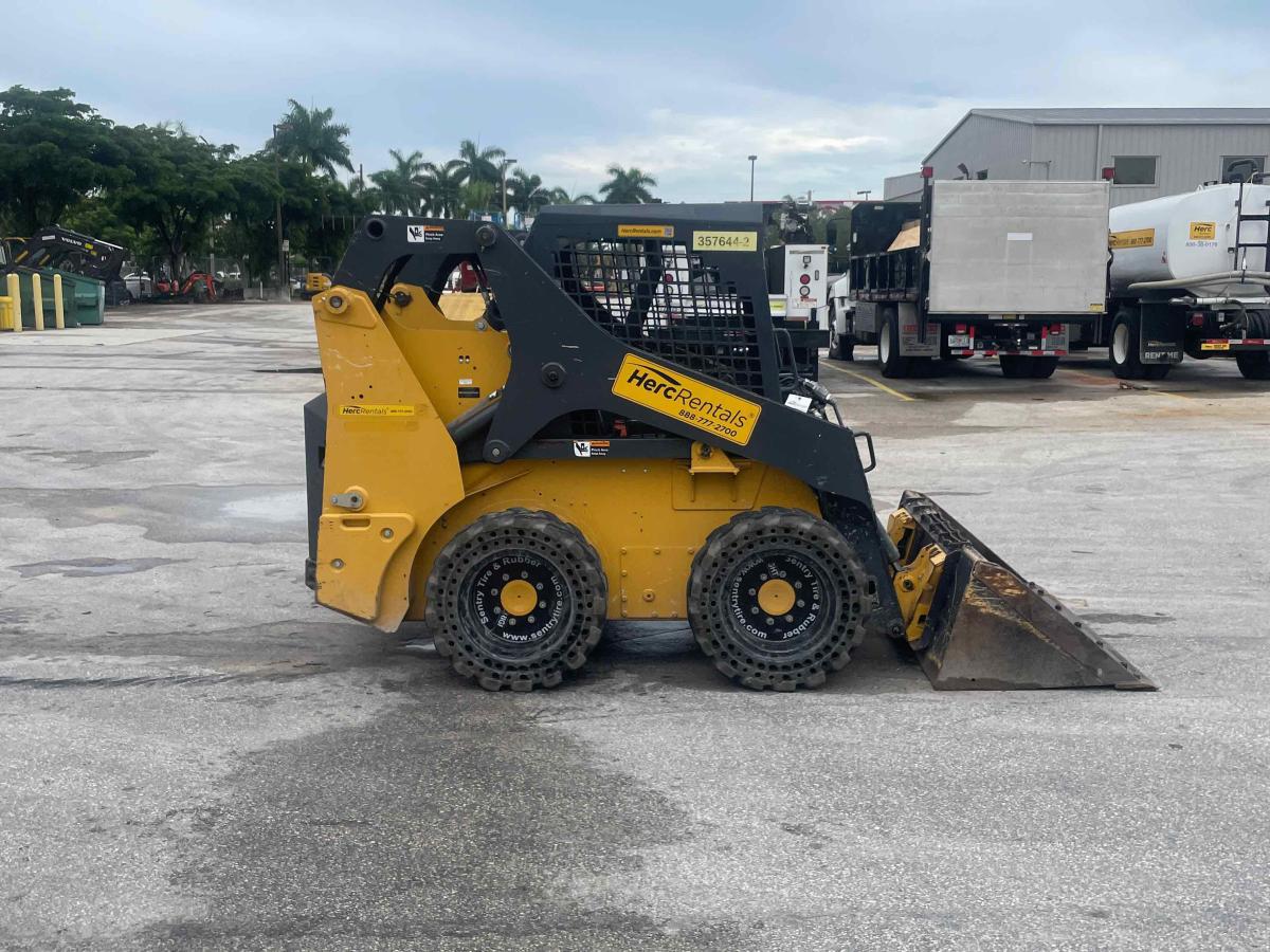 2019 John Deere 318G-2