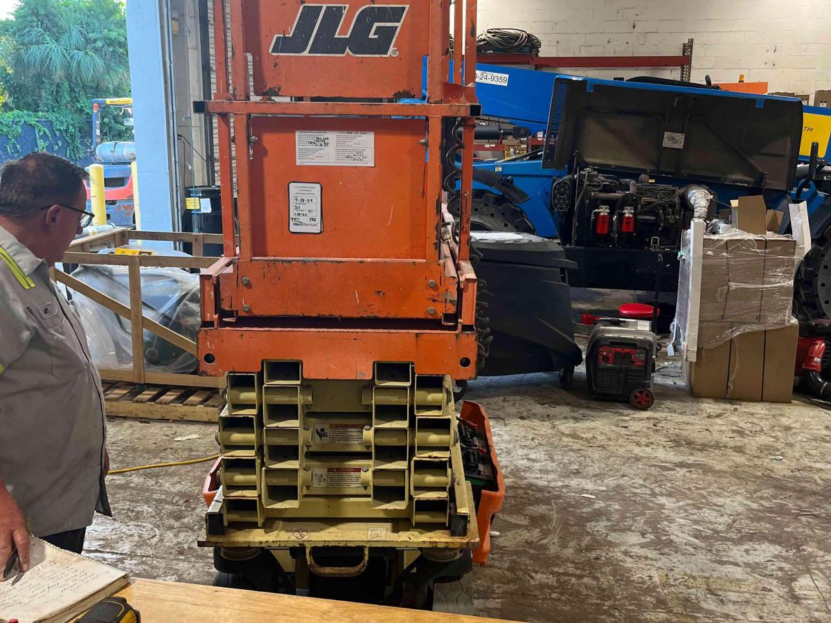 2016 JLG 2632ES