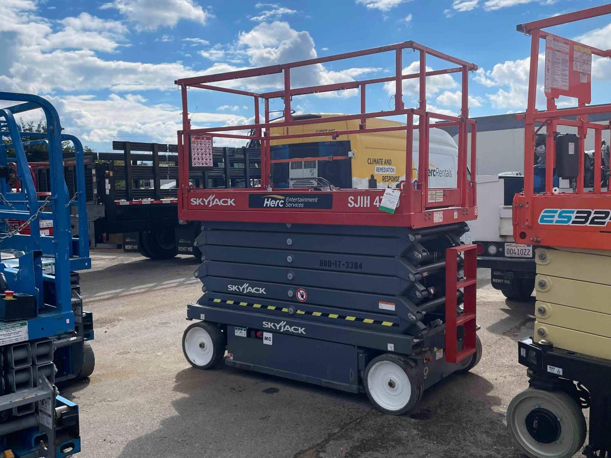 2017 Skyjack SJ4740-2