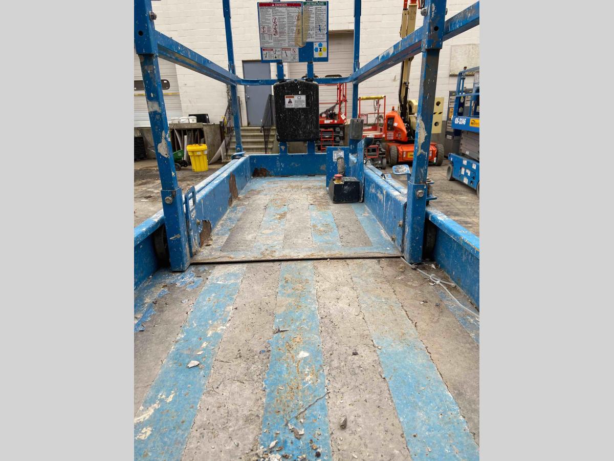 2016 Genie GS-3232