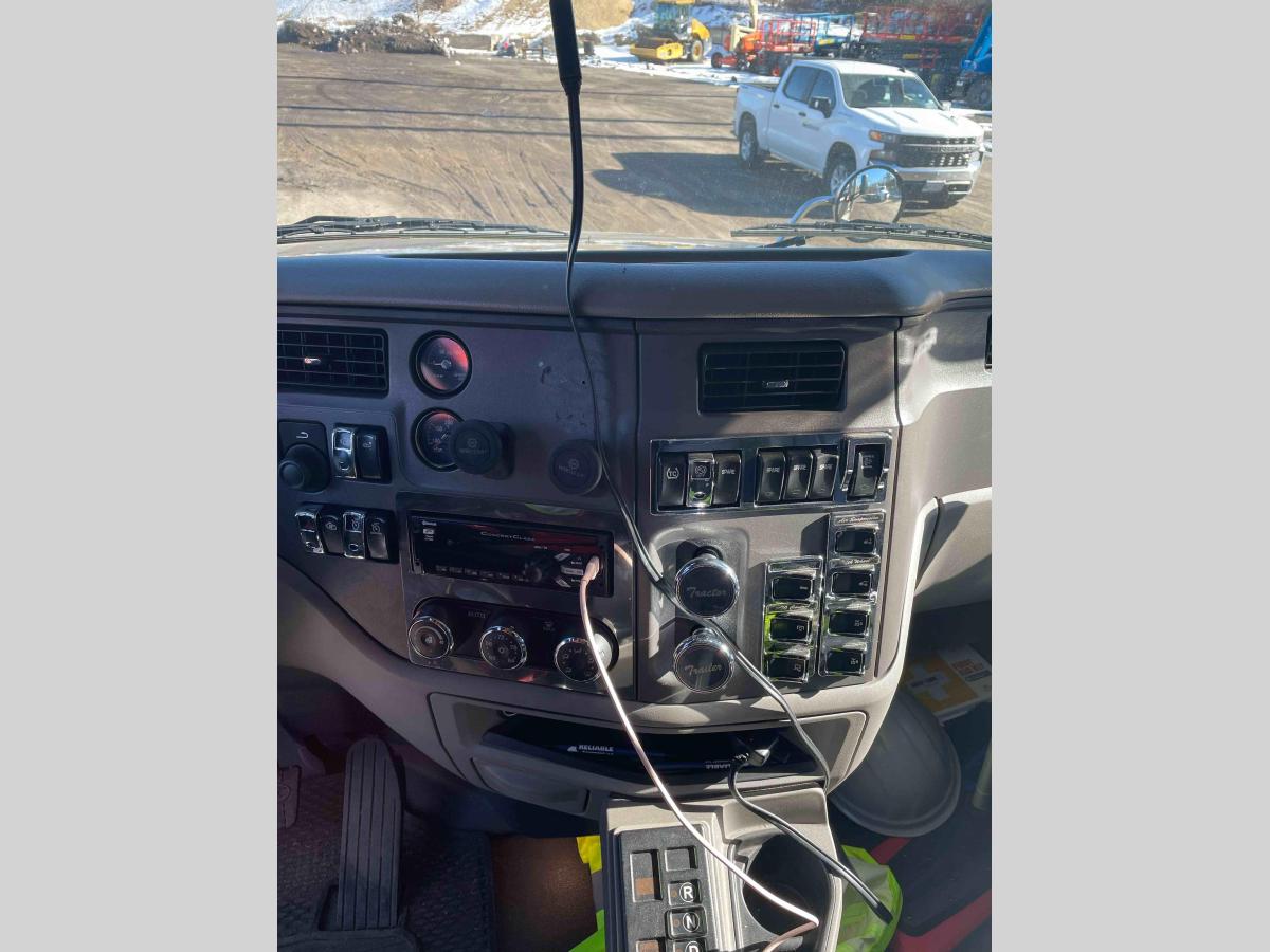 2017 Peterbilt 567