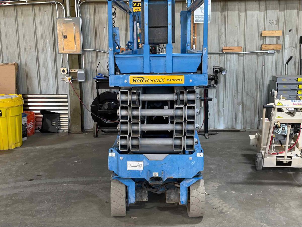2017 Genie GS-3232