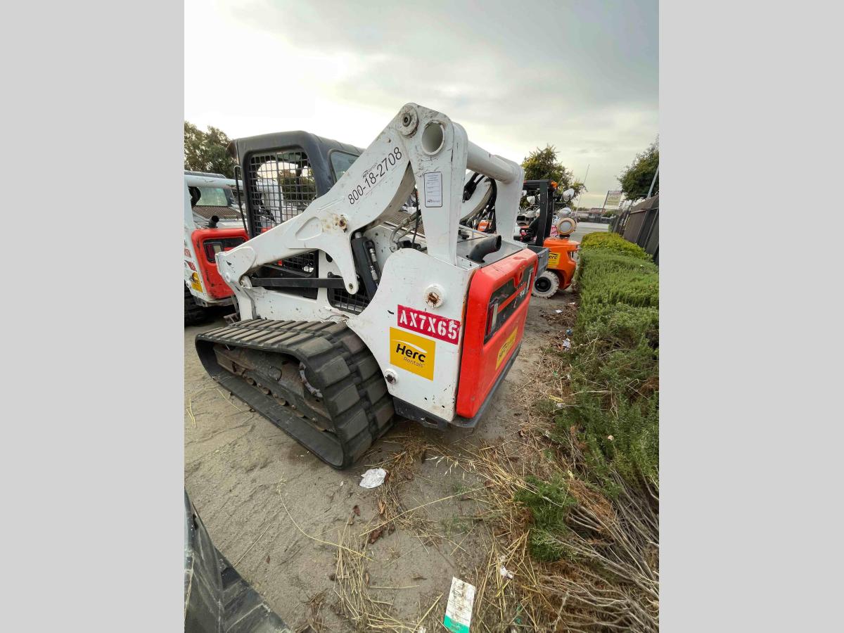 2017 Bobcat T740