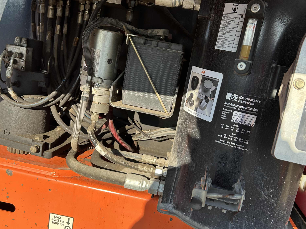 2017 JLG 460SJ-8