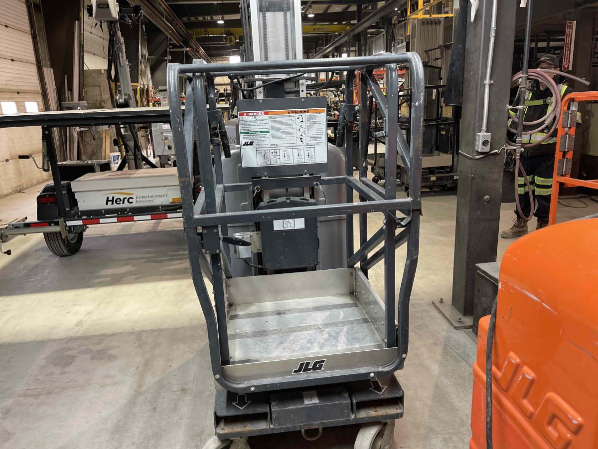 2013 JLG 20MVL