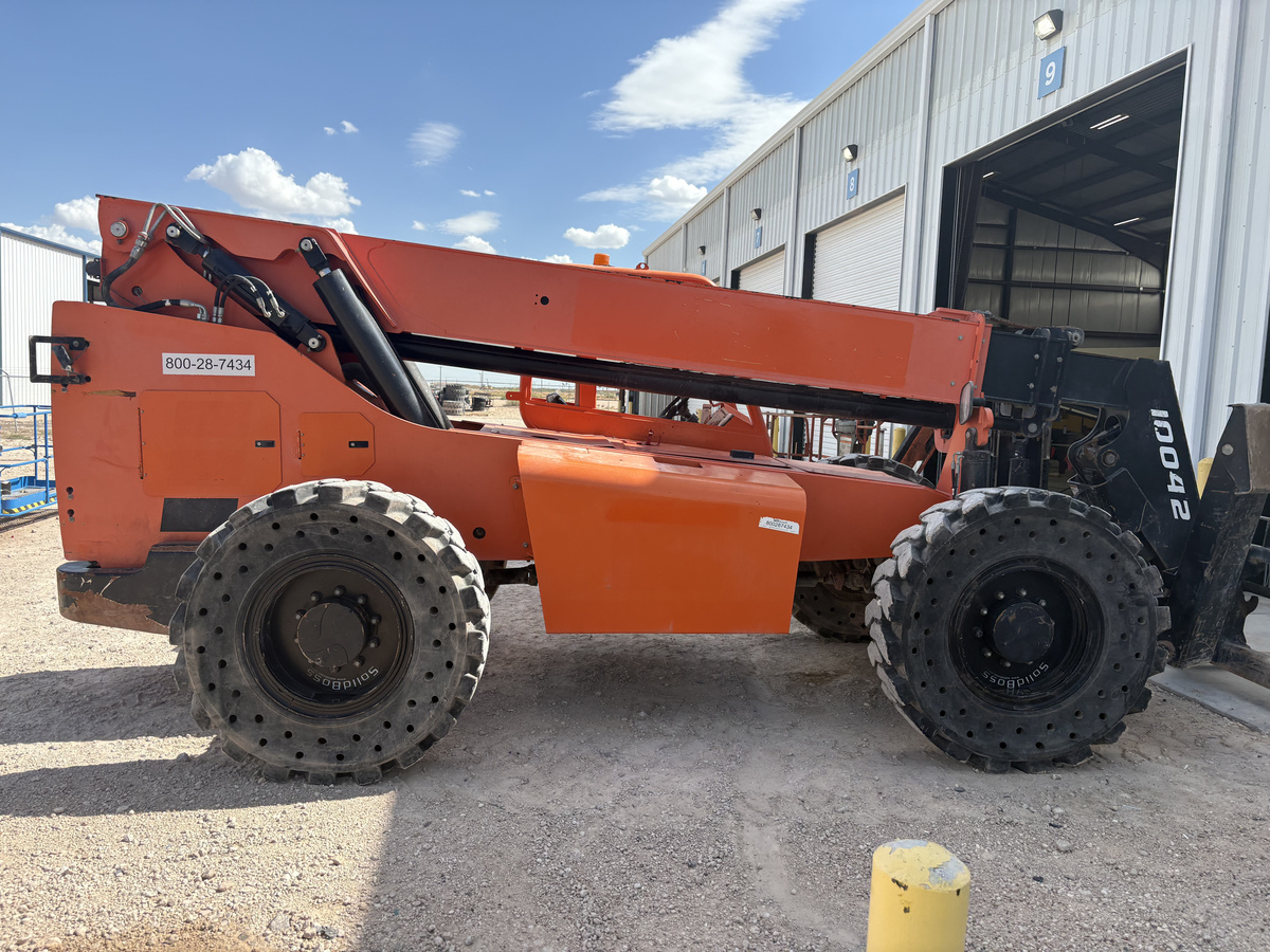 2020 SkyTrak 10042-8