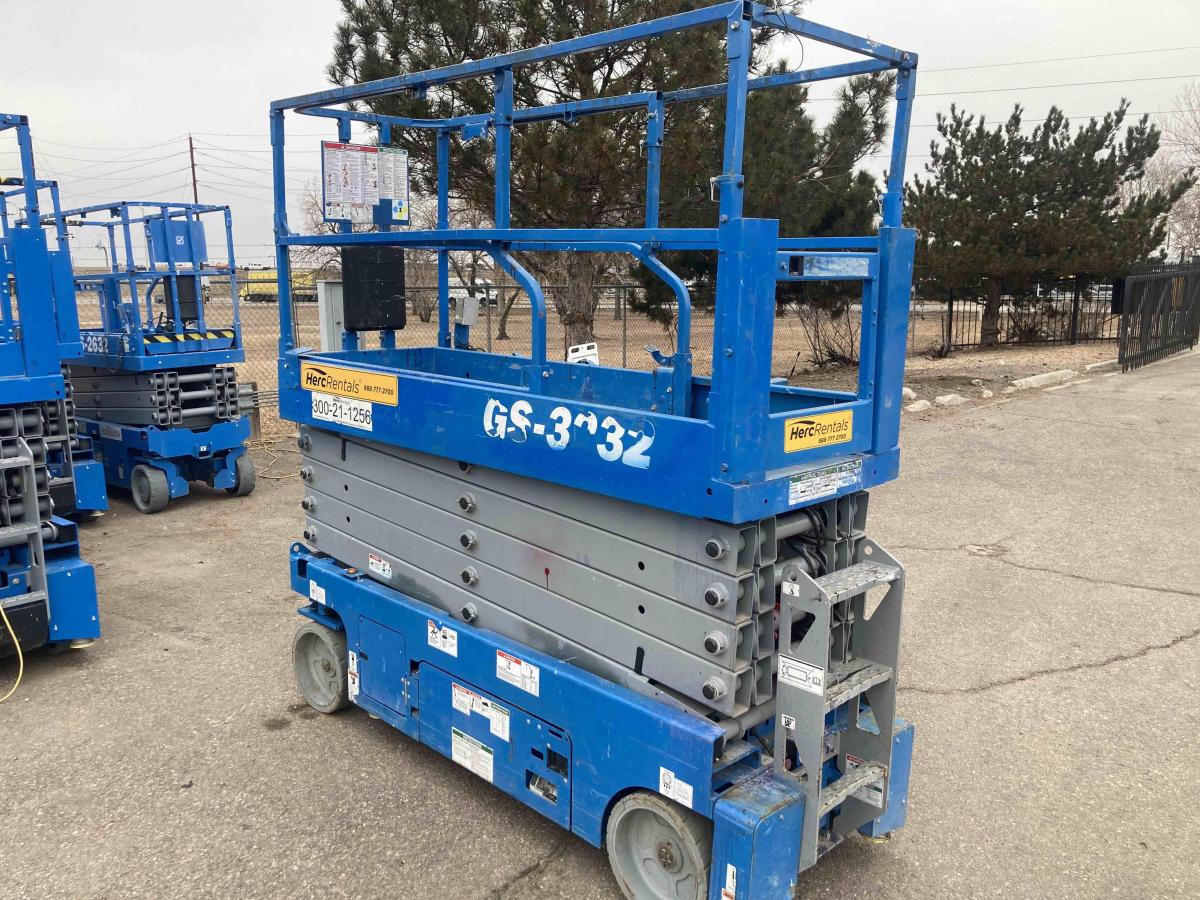 2018 Genie GS-3232