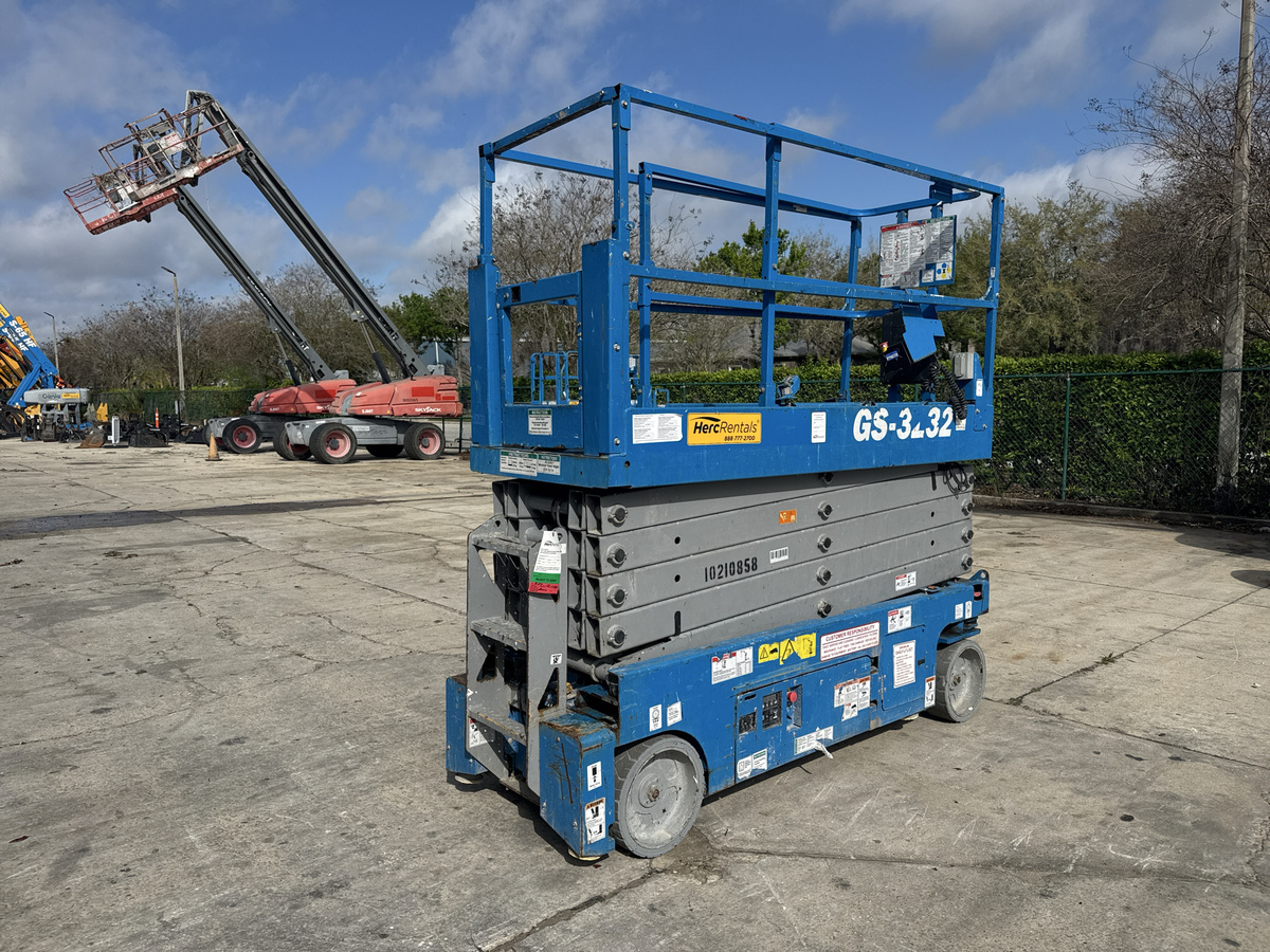 2017 Genie GS-3232-4