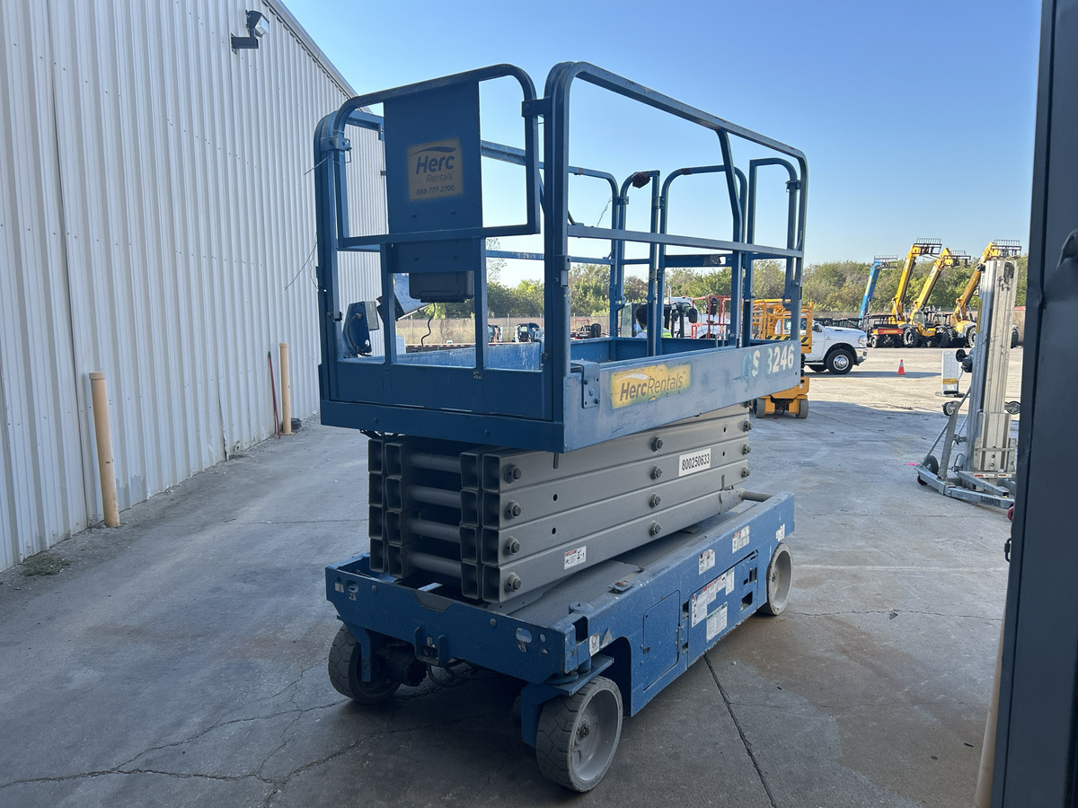 2019 Genie GS-3246-4