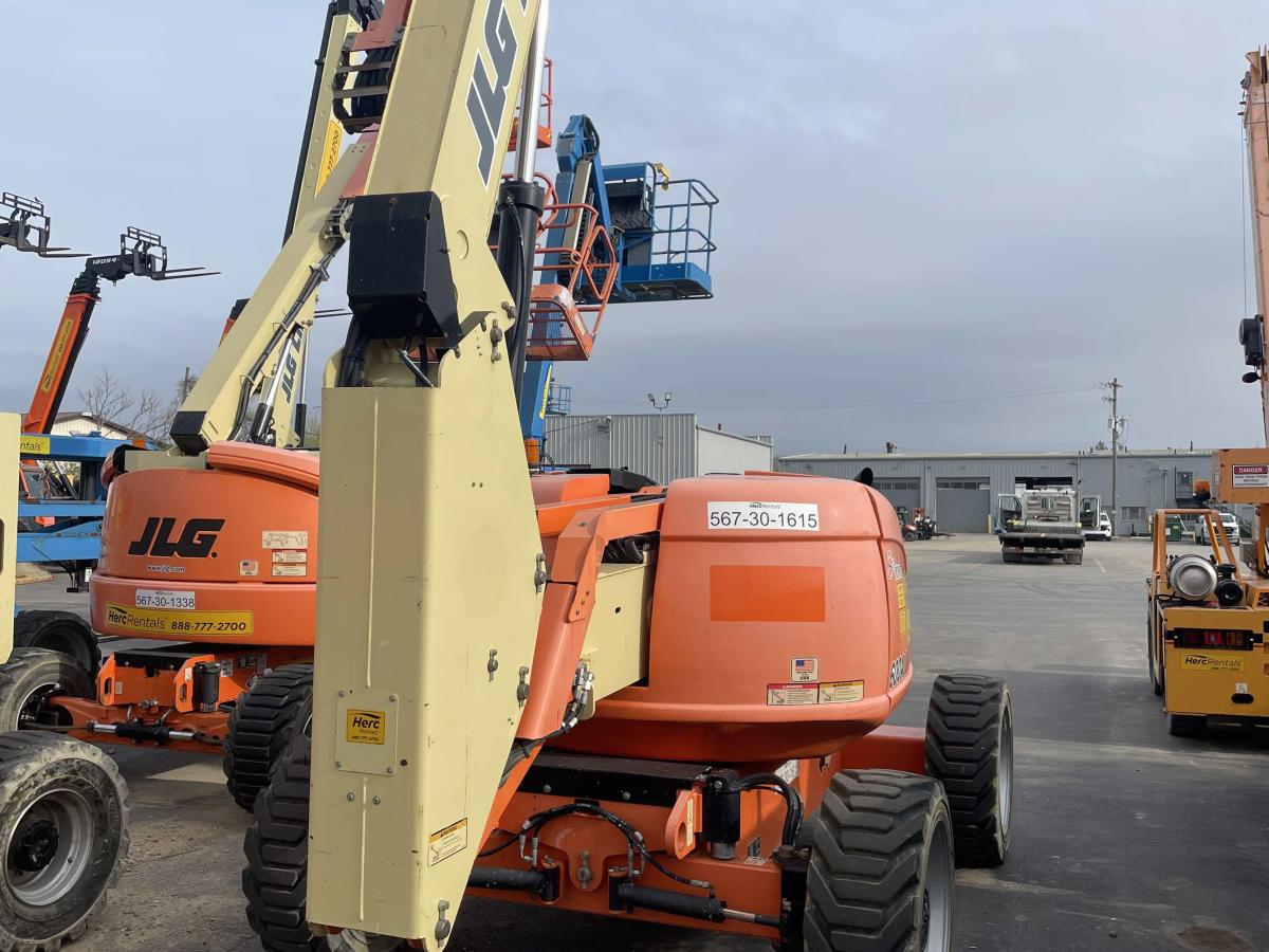 2013 JLG 600AJ