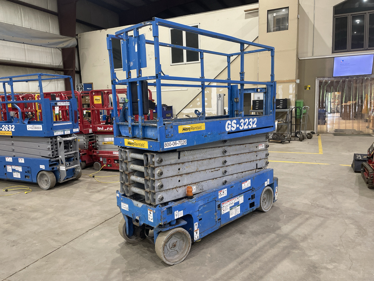 2015 Genie GS-3232