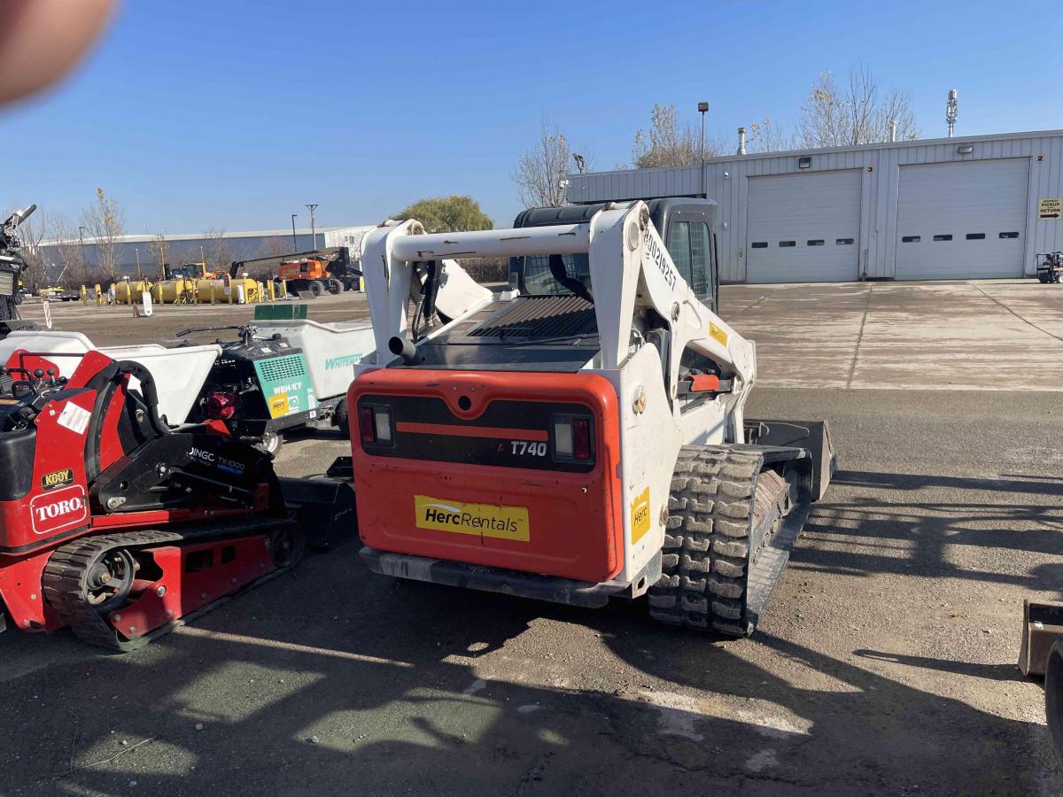 2018 Bobcat T740
