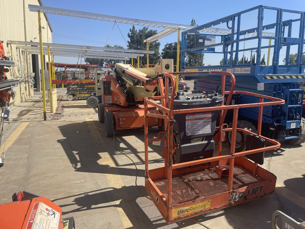 2018 JLG E450AJ-2