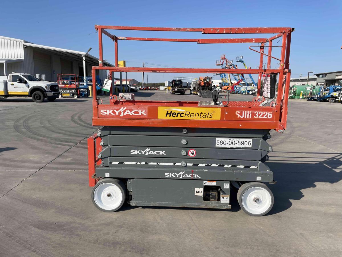 2017 Skyjack SJ3226