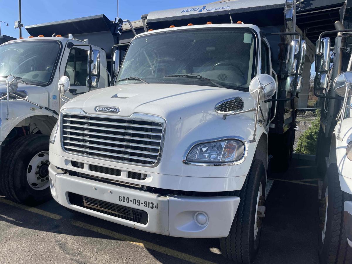 2016 Freightliner M2106