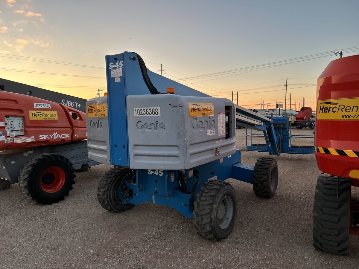 2018 Genie S-45-8