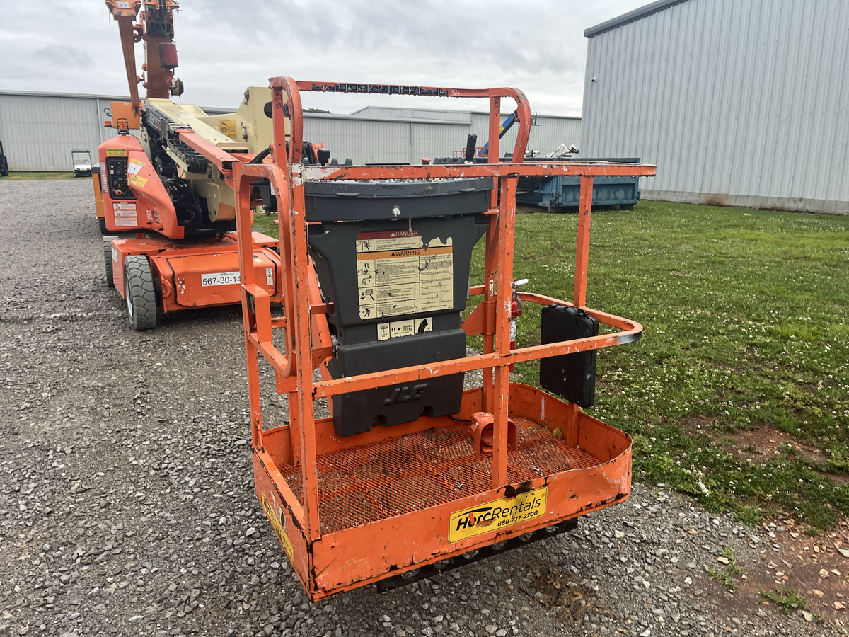 2018 JLG E400AJPN-4