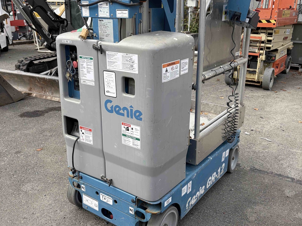 2018 Genie GR-12