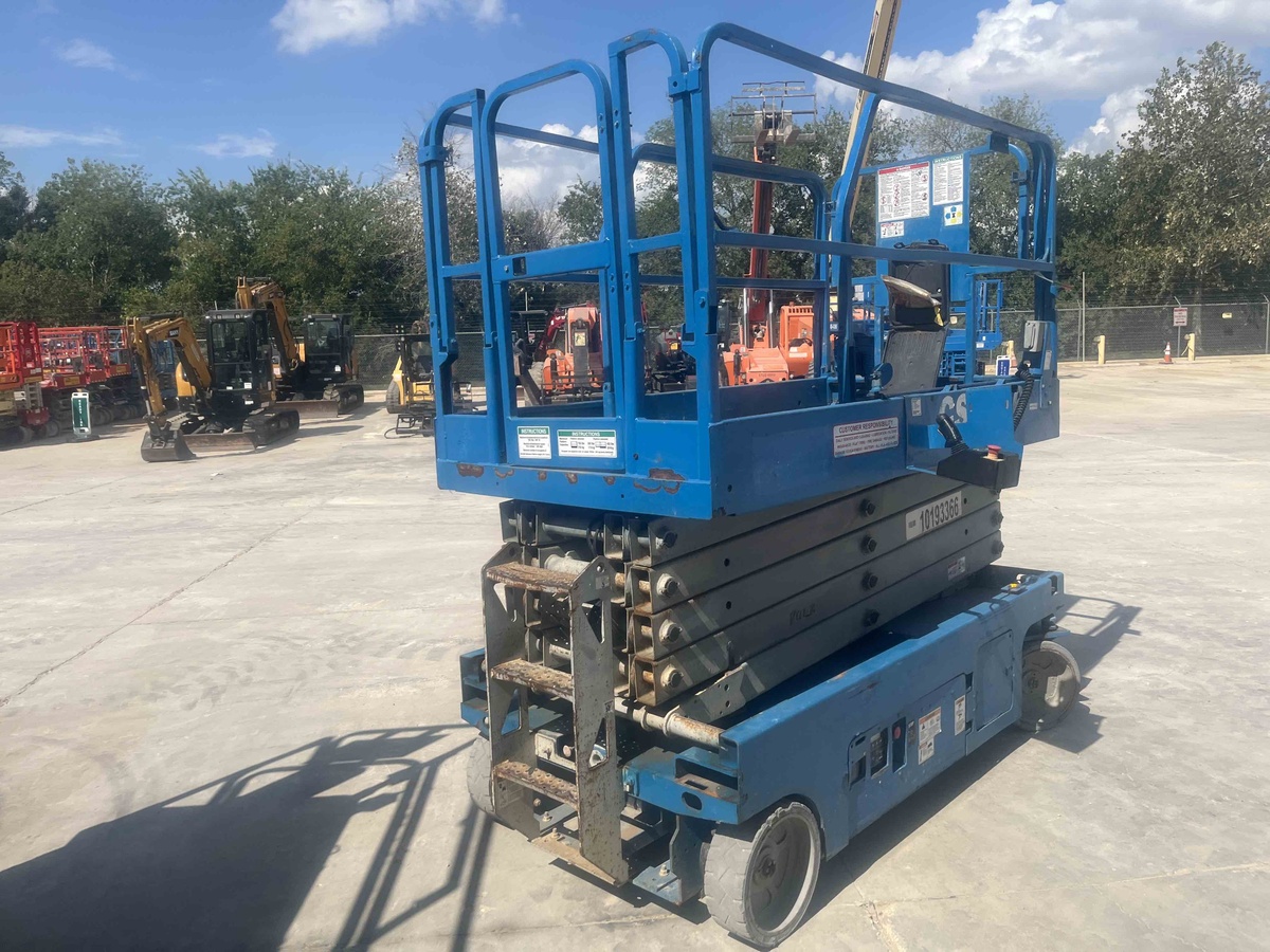 2016 Genie GS-3246-3