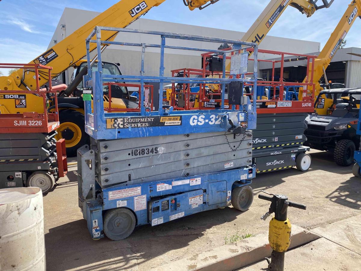 2016 Genie GS-3232